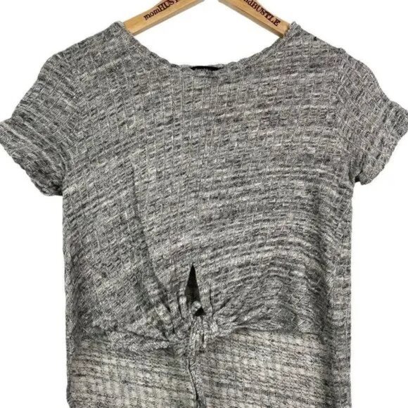 BERSHKA WOMEN'S HEATHER GRAY FRONT KNOT CROPPED HIGH LOW SWEATER SIZE LARGE-EUC - Picture 2 of 4